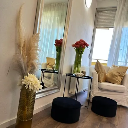 Apartment Spacious In With Parking