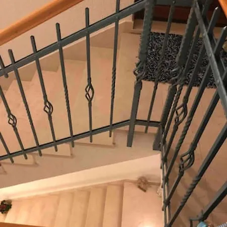 Apartment Spacious In With Parking *