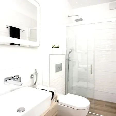 Spacious In With Parking Apartament Trogir