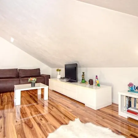 Spacious In With Parking Apartament Trogir